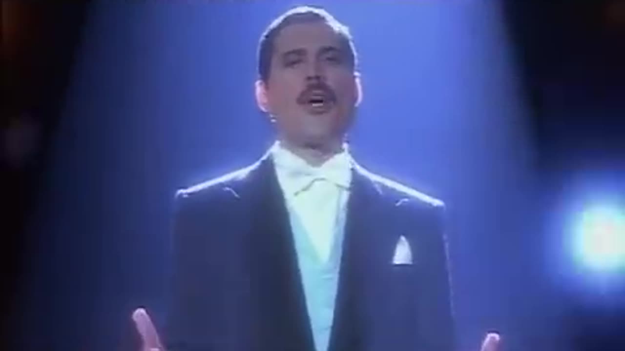 Queen - Who Wants To Live Forever (Official Music Video)