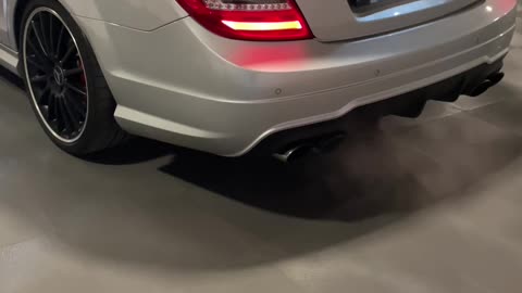 Mercedes-Benz C63 Cold start