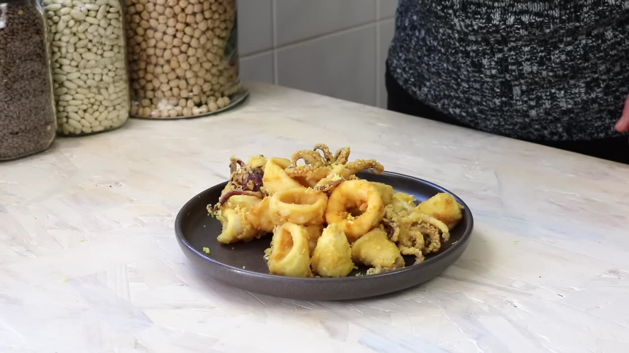 Best Crispy Fried CALAMARI (from fresh squid).True Spanish Recipe Mediterranean Diet.