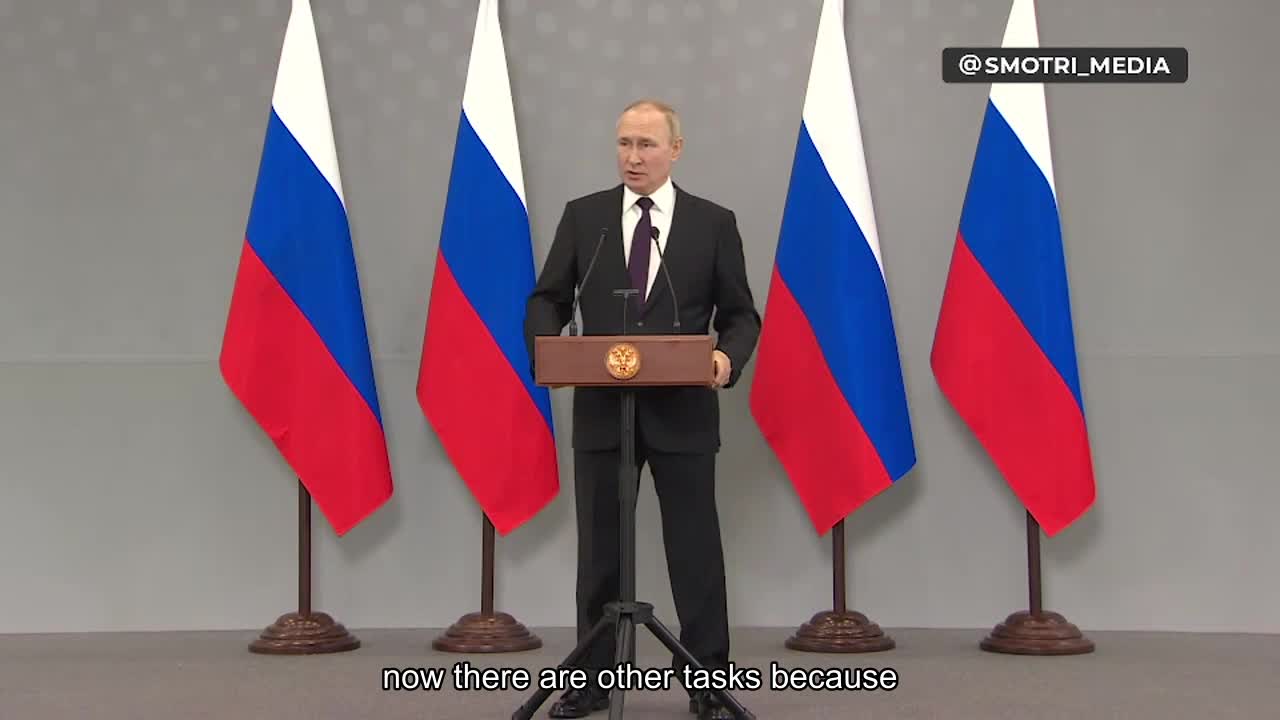 The maniac tries to sing, that there is no need for massive strikes against Ukraine. Why do you sa