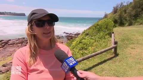 Fisherman dies after being swept off rocks on Sydney's northern beaches | 9 News Australia