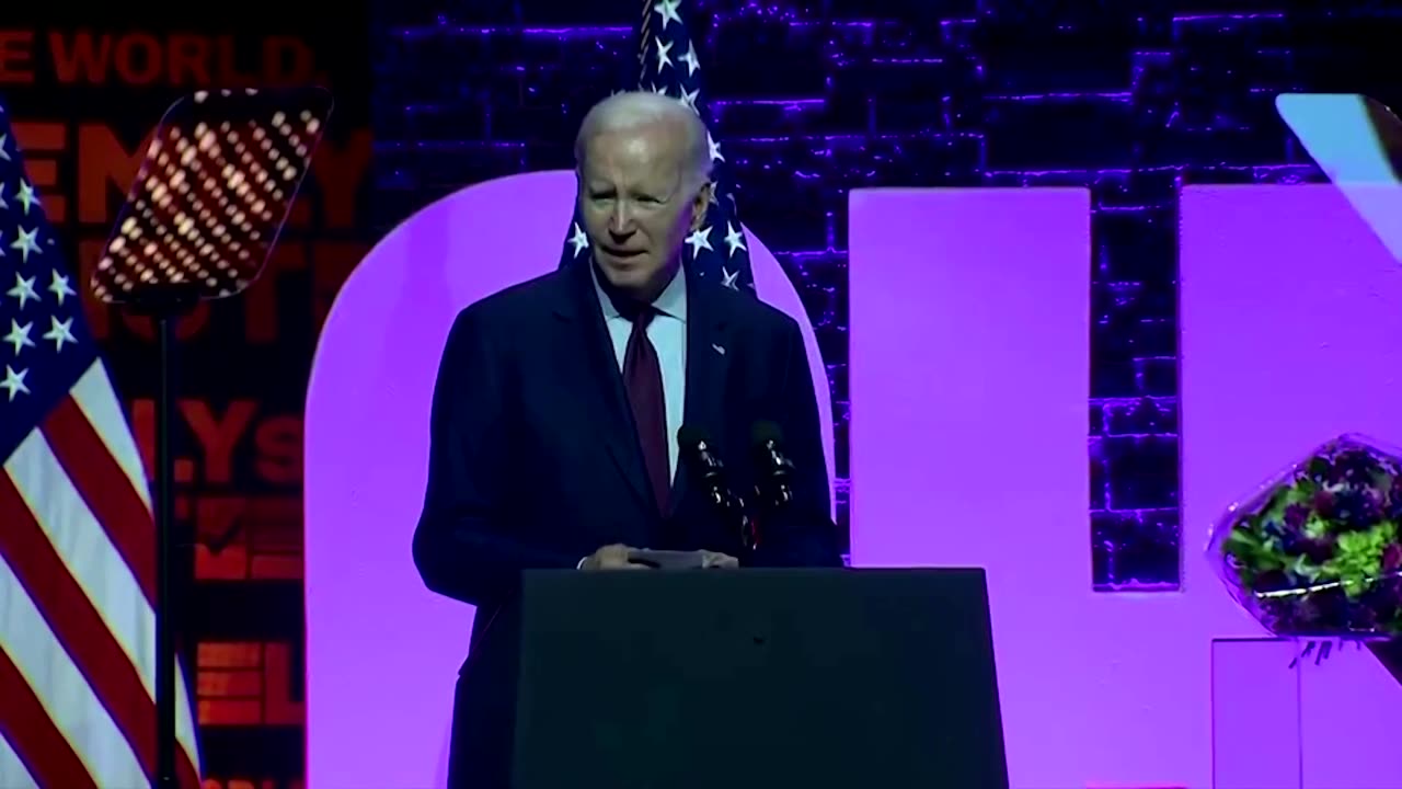 Biden honors Nancy Pelosi at EMILY's List gala