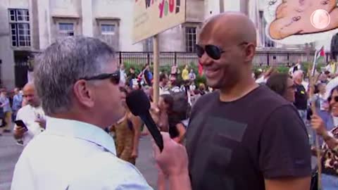 Sean Hannity Confronts Anti-Trump Protester In London