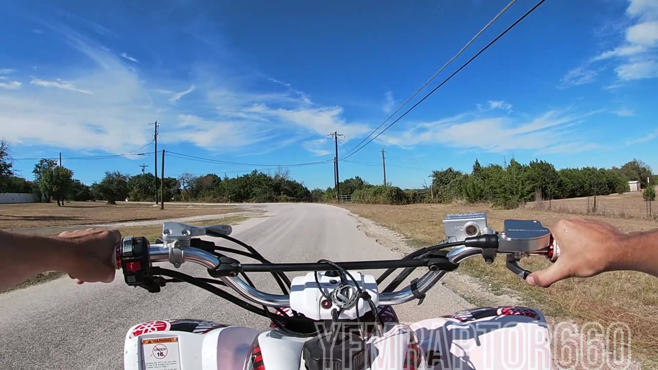 Yamaha Raptor 660 Ripping