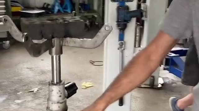 Automobile gearbox installation