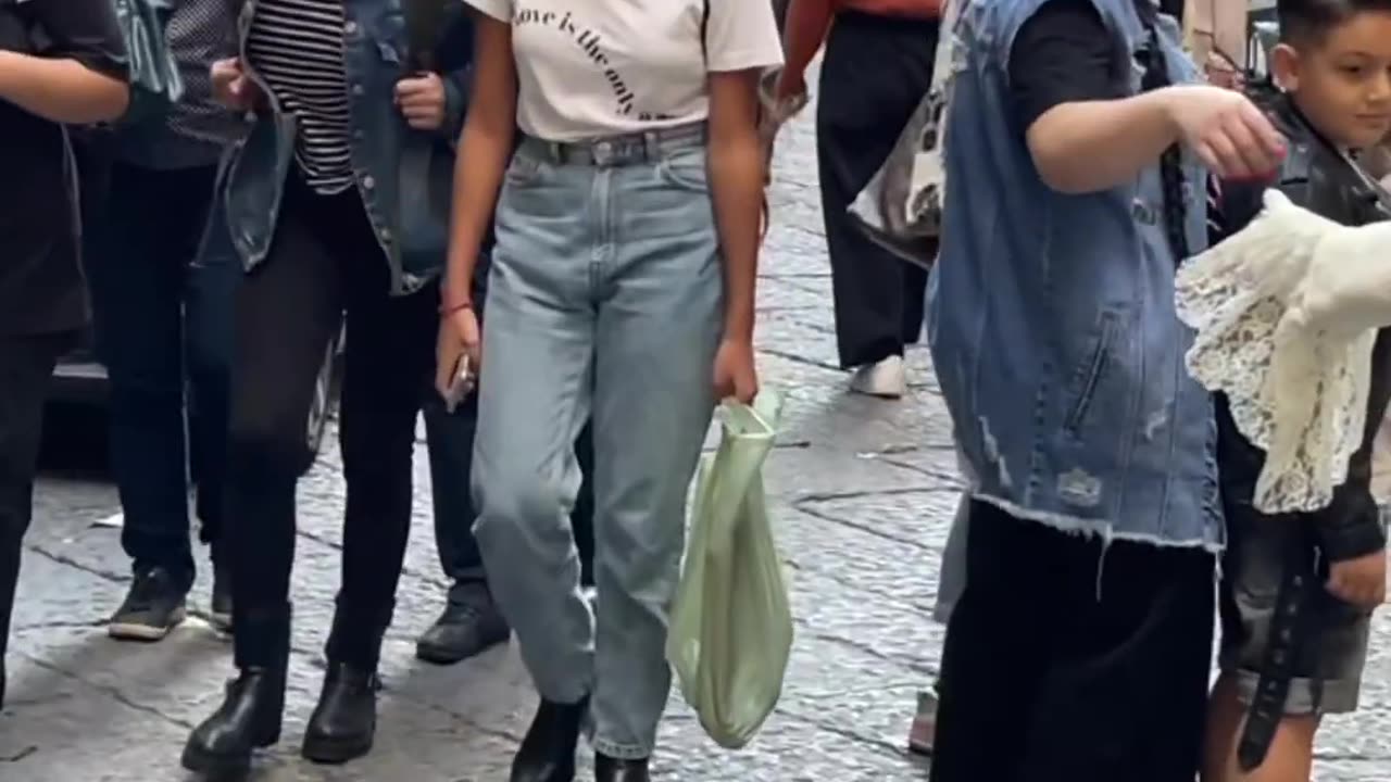 Bucharest 😂 Statue Prank