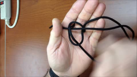 How to easily tie a Diamond knot with paracord