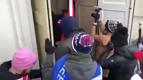 Capitol Police open doors welcome Trump supporters