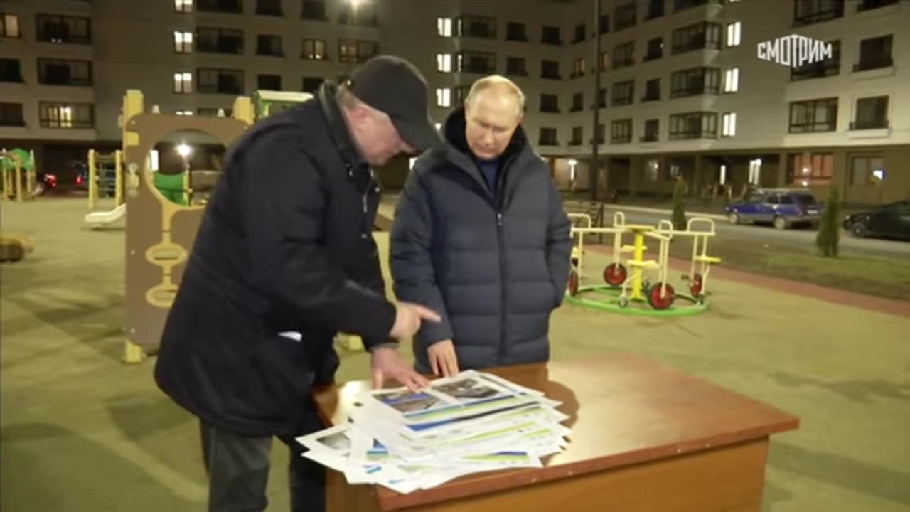 Putin visits Mariupol