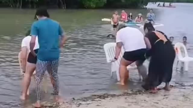 THE GAME THAT MAKES YOU HAPPY .