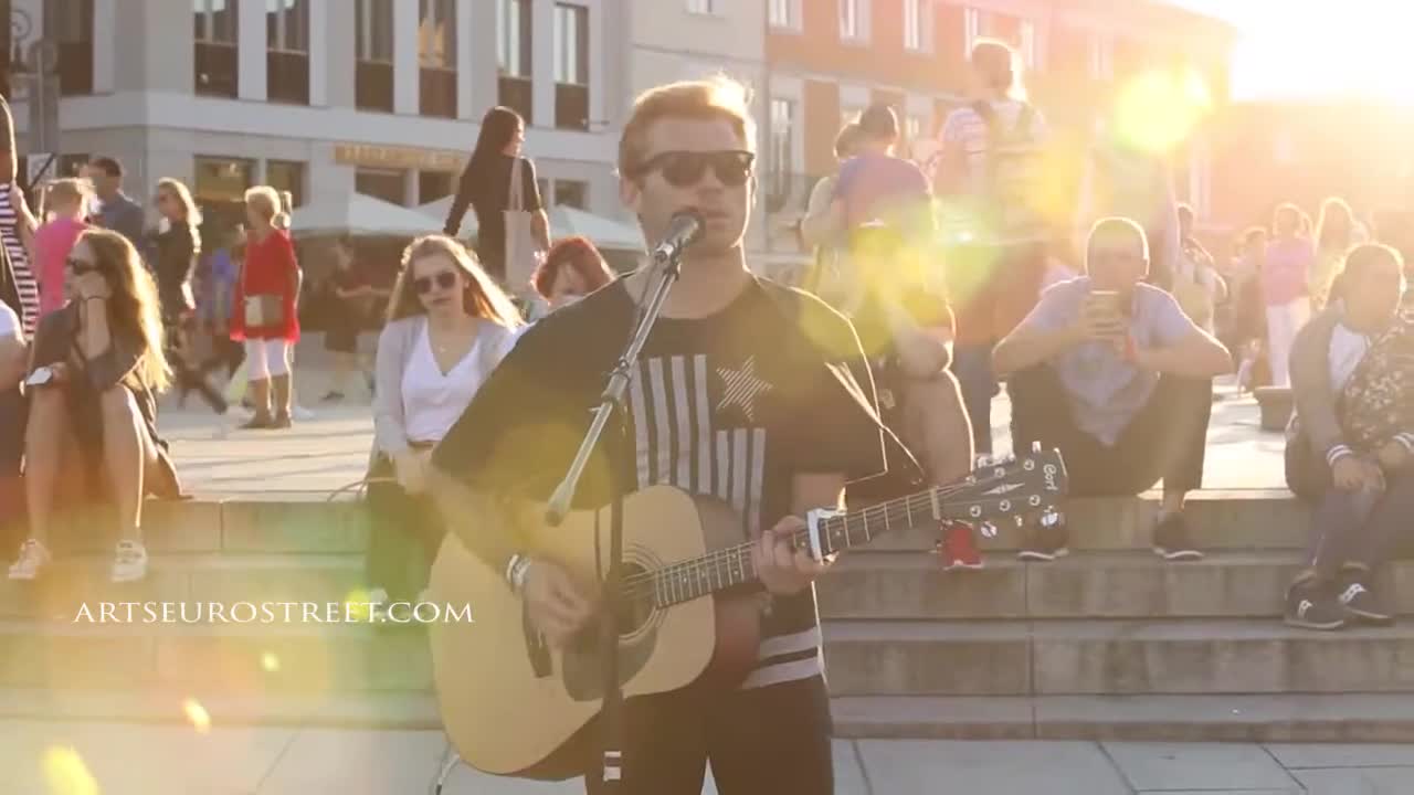 Street Performers Singing Amazing Voice