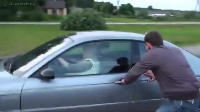 Granny hijacked a BMW Бабуля угнала БМВ