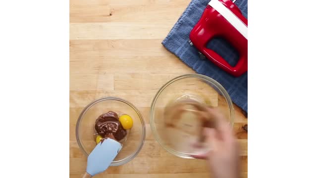 2-INGREDIENT CHOCOLATE CAKE