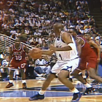 Penny spin fake into a stepback😍