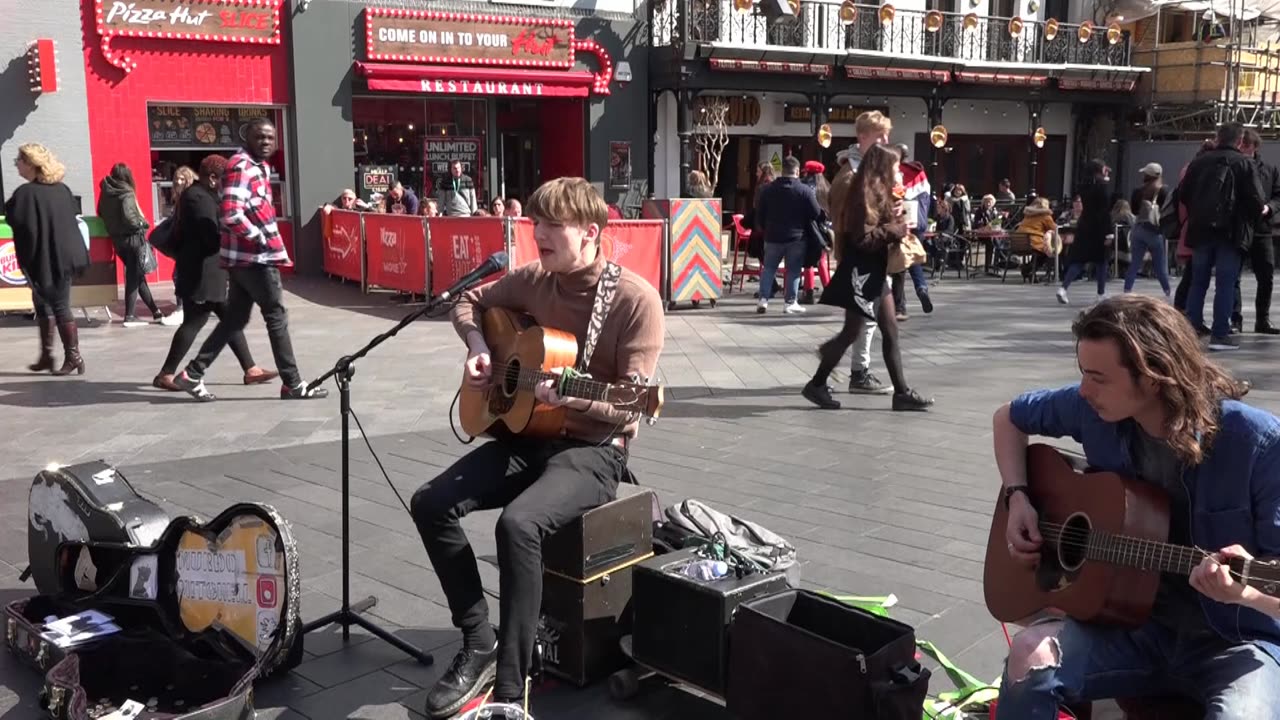 Murdo Mitchel Busker #Viral Singer. with London England 11yh April 2019.