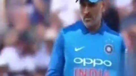 dhoni DRS system