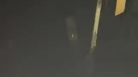 Κραυγές επιβατών που προσπαθούν να σώσουν τους συνεπιβάτες τους.