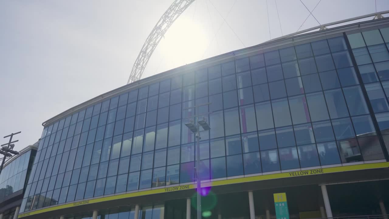 Tracking Shot of Wembley Stadium 15