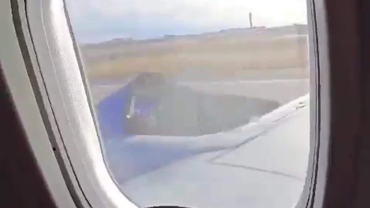 Video shows engine cover of Southwest Airlines flight to Houston tearing away during takeoff