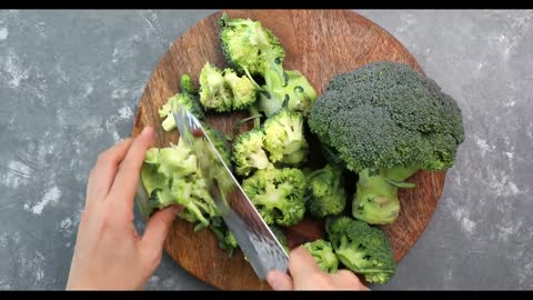 30 Minute Broccoli Cheddar Soup (Better than Panera!)