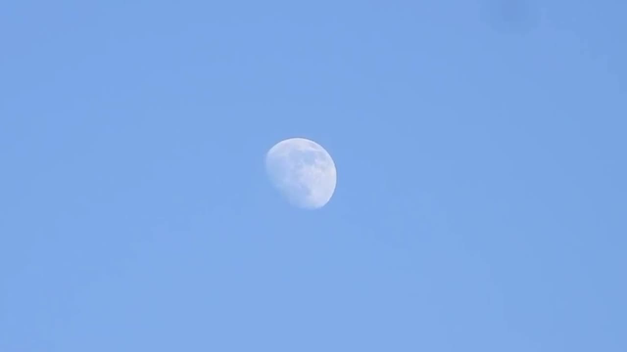 Moon lit from above while the Sun is below the Moon