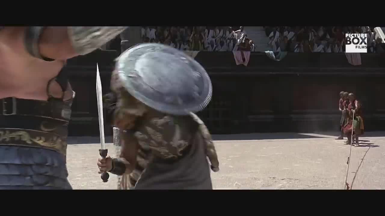 Maximus Defeats The Tigris of Gaul | Gladiator (2000) | Screen Bites