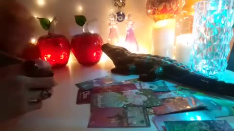 LEO TODO MUNDO QUIERE ESTAR CONTIGO DESCONTROL TOTAL HORÓSCOPO TAROT