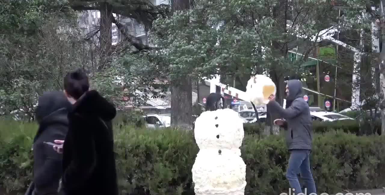 SCARY SNOWMAN PRANK Hidden Camera Practical Joke - BUSHMAN PRANK