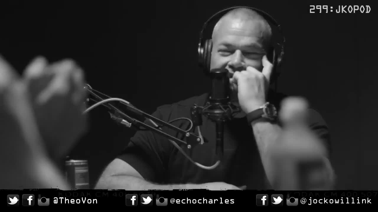 Theo Von makes advances toward Jocko Willink