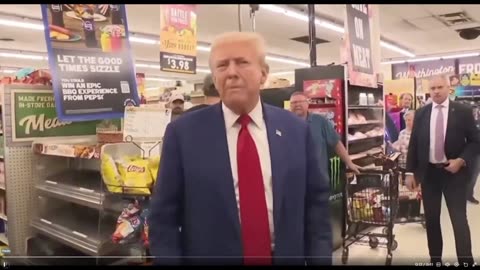 Trump talks about his now Chief of Staff Susie Wiles at a grocery store in PA