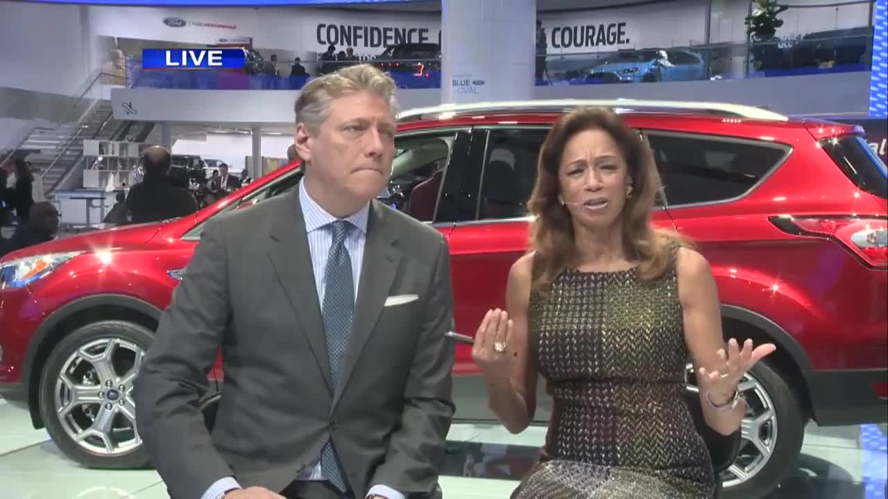 Luxury cars shine at Detroit auto show