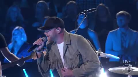 Cole Swindell and Jo Dee Messina Perform 'She Had Me at Heads Carolina' Live at CMA Awards 2022 - Th