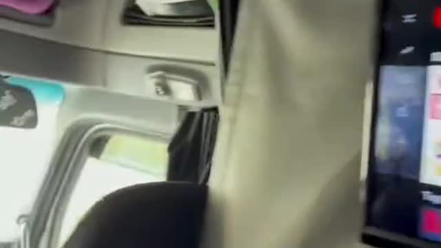 American husband and wife steamed bread car life is too bitter,