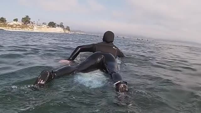 Don't paddle with your legs apart like this