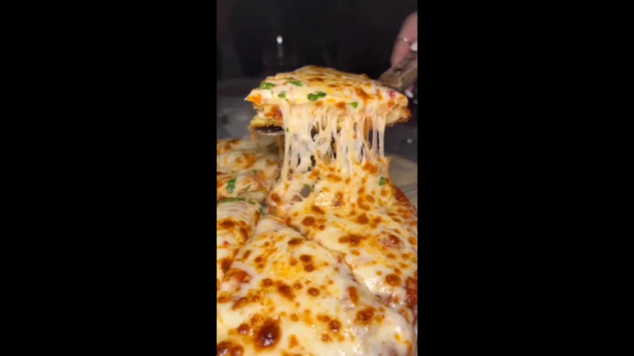 🍕🌶 • Yummy Time •Which one of the pizzas do you think is delicious?