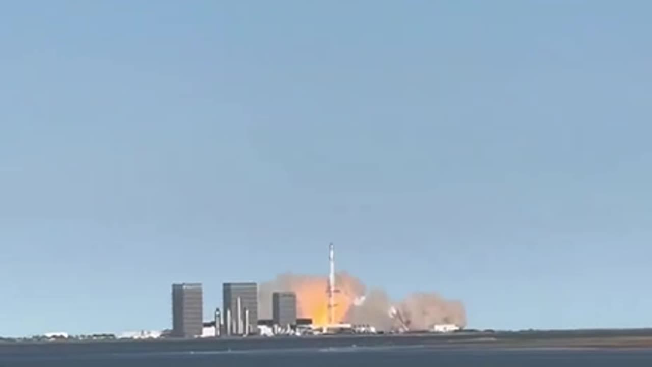 President Trump witnesses the launch of the most powerful rocket ever built 🇺🇸