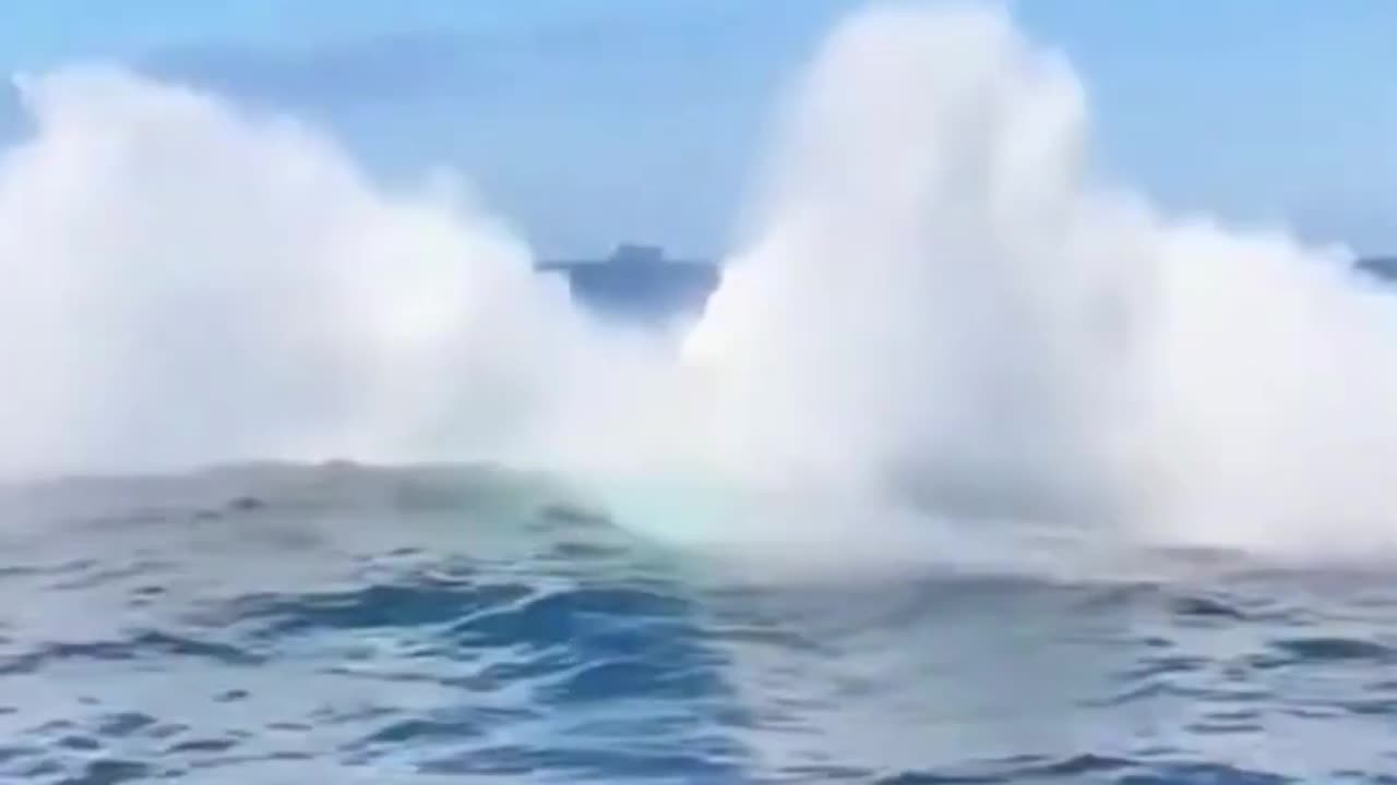 -Whale jumps out of water_sea_ocean - Whale Attack compilation -