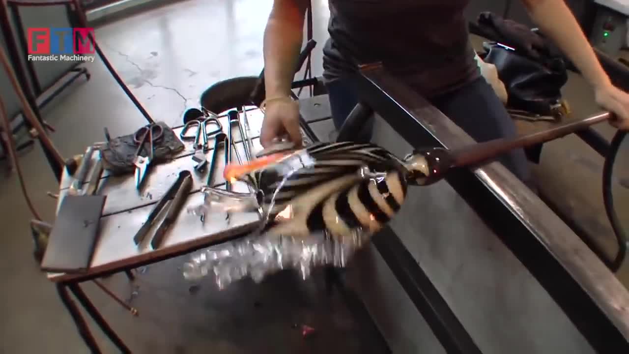 Glass Blowing Craftsman Professional at High Level is Awesome, I'm Very Satisfying After Watching