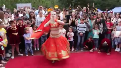 Cute Girl Dance With Indian Hindi Song| Hot England Girl Dance |