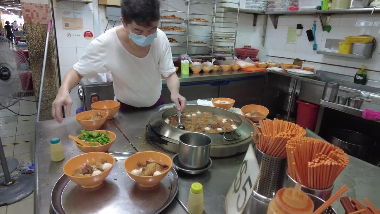 Michelin Star Fish Ball Noodles in Singapore Hawker Street Food