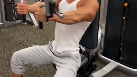BEST CHEST WORKOUT ROUTINE YOU WILL EVER NEED😱😱