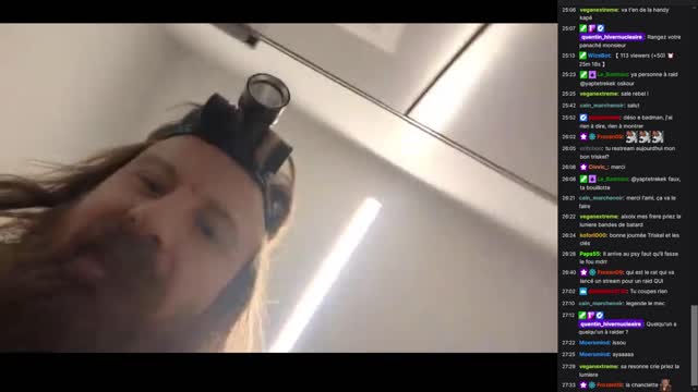 2022-12-14 (1bis) - en voiture Simone - Twitch Decheterie (version avec chat)