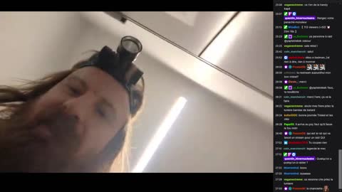 2022-12-14 (1bis) - en voiture Simone - Twitch Decheterie (version avec chat)