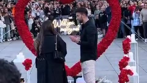 A cute , sweet proposal video.....will you marry me.