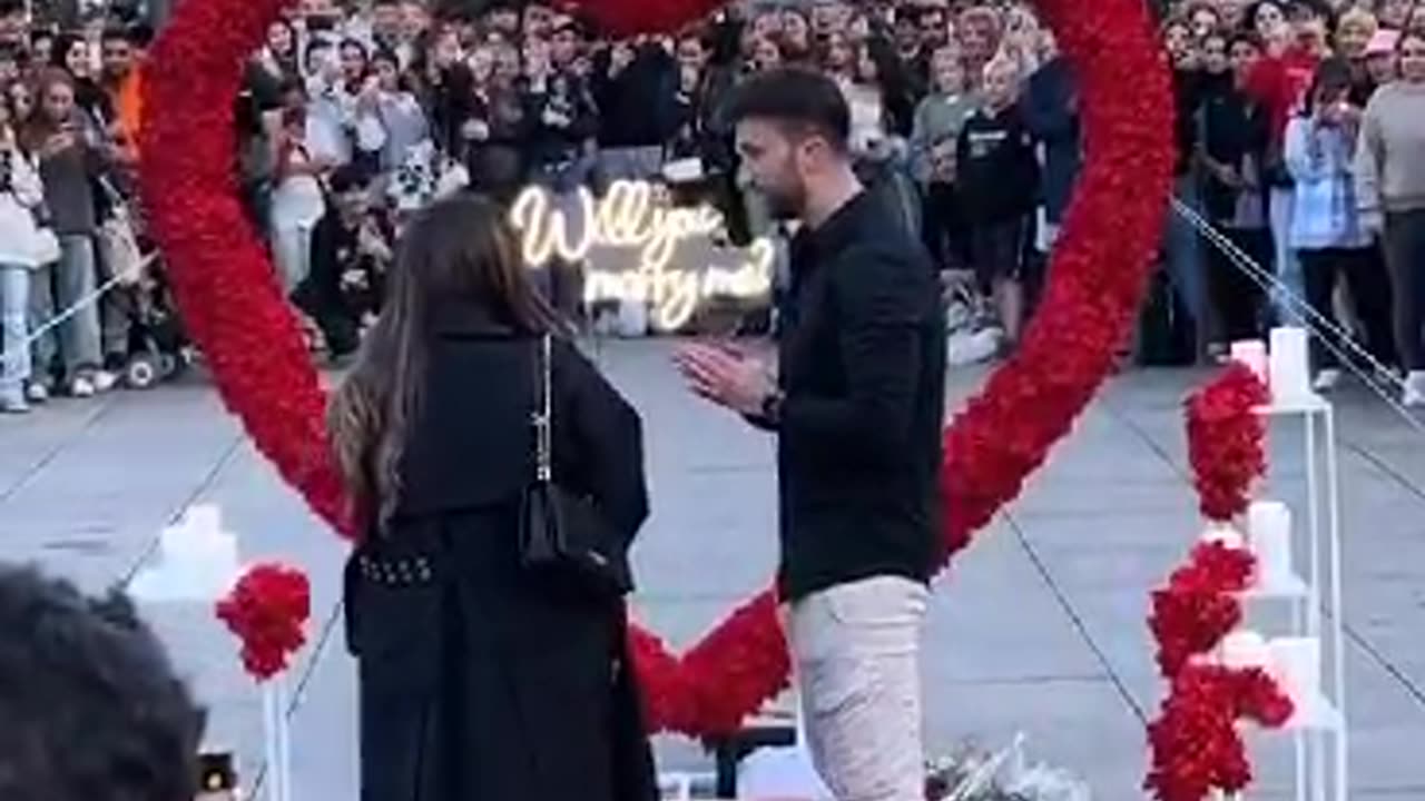 A cute , sweet proposal video.....will you marry me.