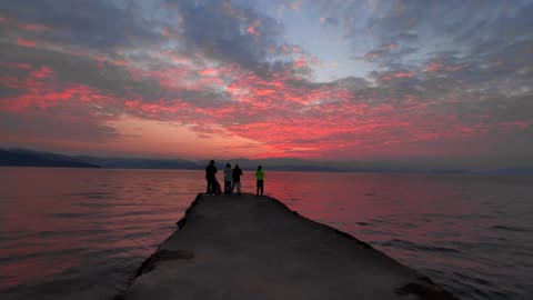 Before sunrise by the Erhai Sea