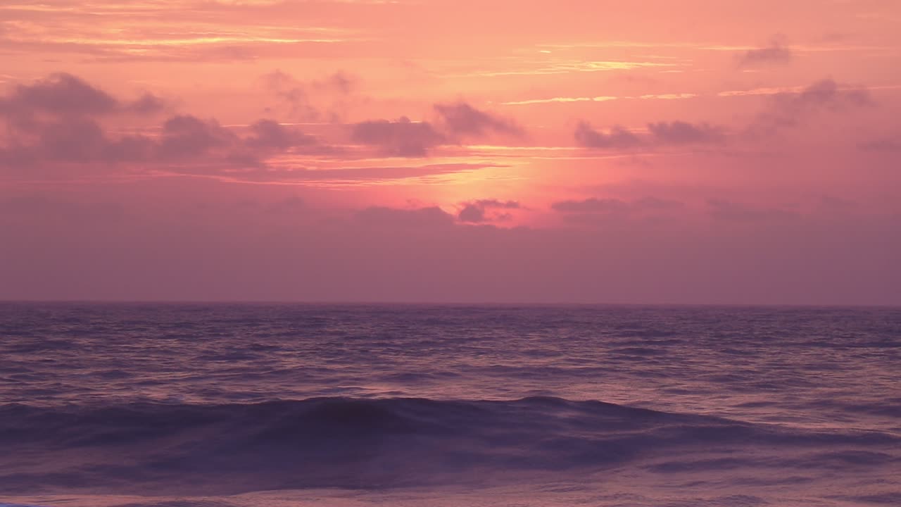 Sunrise over Indian Ocean - Calm Ocean Noises