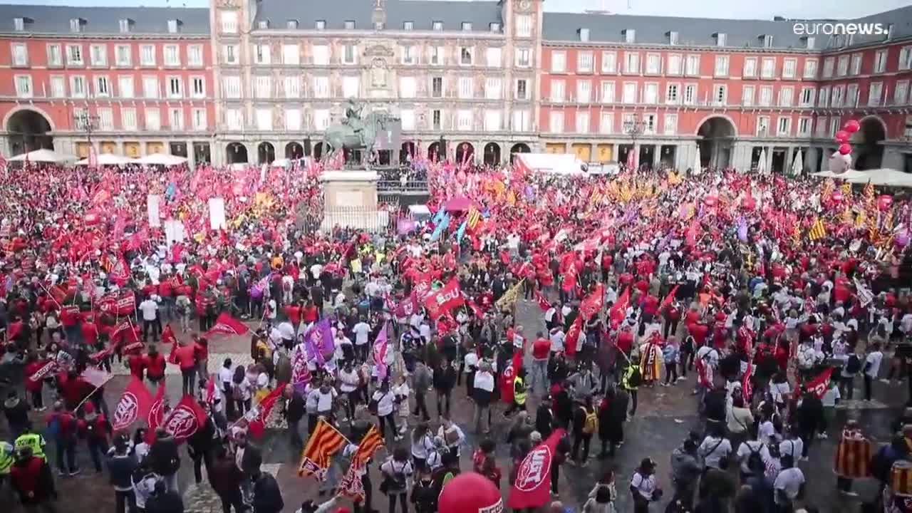 Spain: Thousands of union members march in Madrid for higher wages and better rights