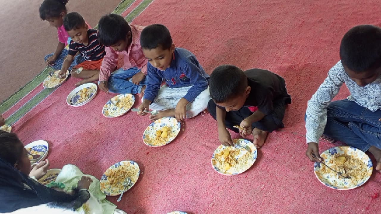 Poor children's eat food thank God