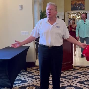 Trump just unveiled a new hair style!